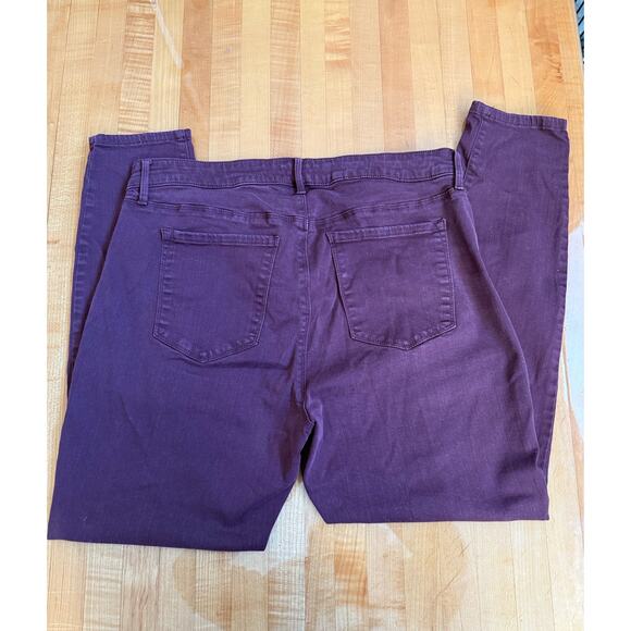 Pistola Burgundy Slim Ankle Pants with zippered pockets 32 Preloved - Picture 3 of 5